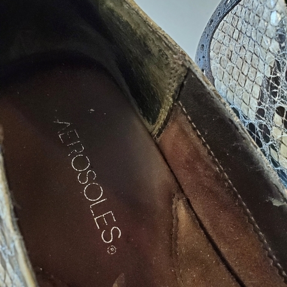 AEROSOLES Cream Sota Snake Skin Wing Tip Tassel Shoes Size 9 - Picture 2 of 7